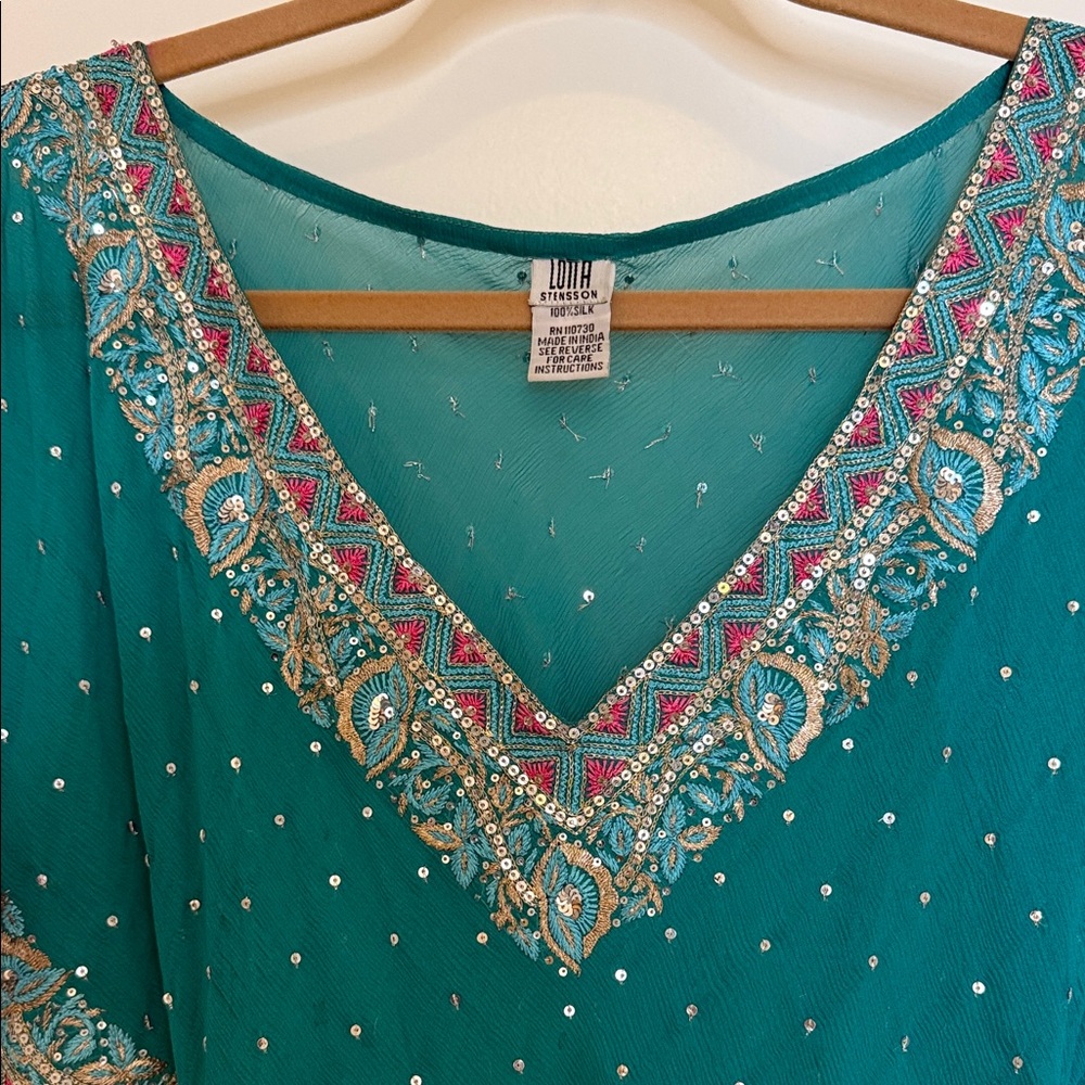 Chic Teal V-Neck Women's Blouse with Silver and Pink Accents - Picture 4 of 7